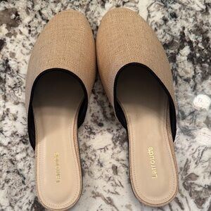 Larroude Tan Slip-On Textured Mules..new..size 8.5M
Woven beige